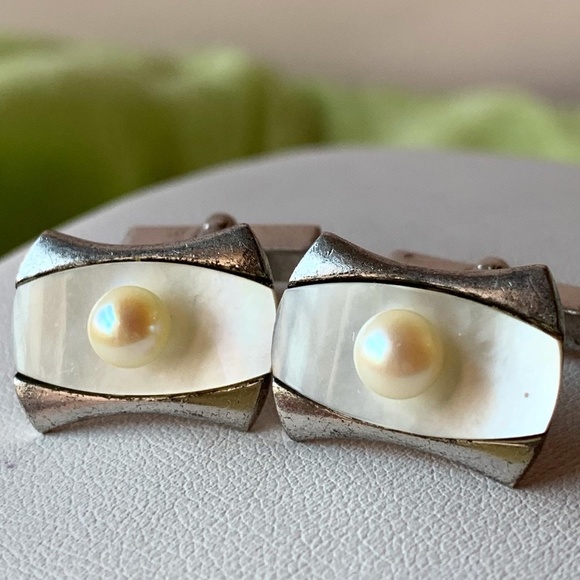 VINTAGE ANTIQUE STERLING SILVER MOTHER OF PEARL CULTURAL PEARL CUFFLINKS UNUSUAL